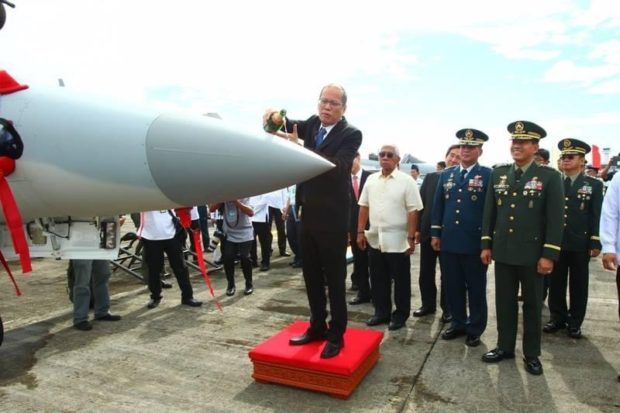 Aquino-perintö DND: lle: Ota sotilaallinen päivitys